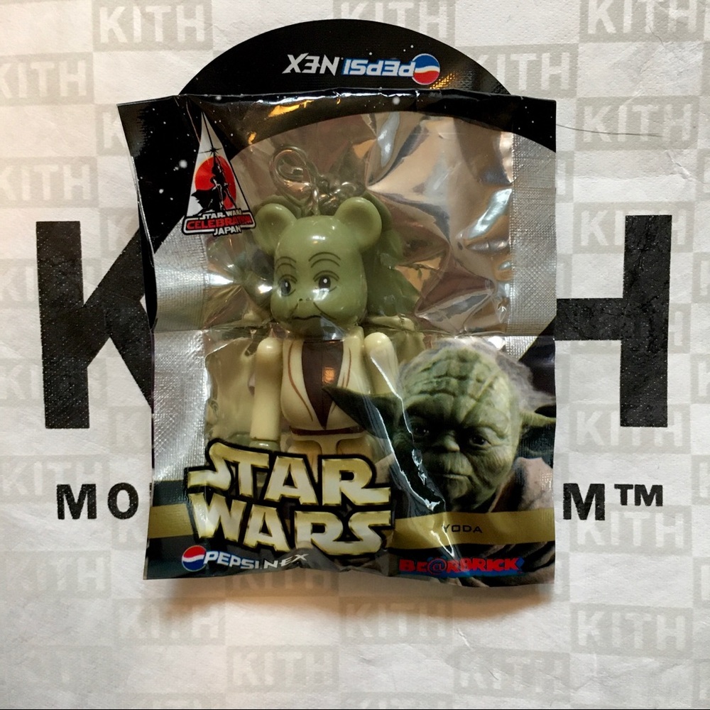 Bearbrick x Pepsi nex Yoda 70% Keychain